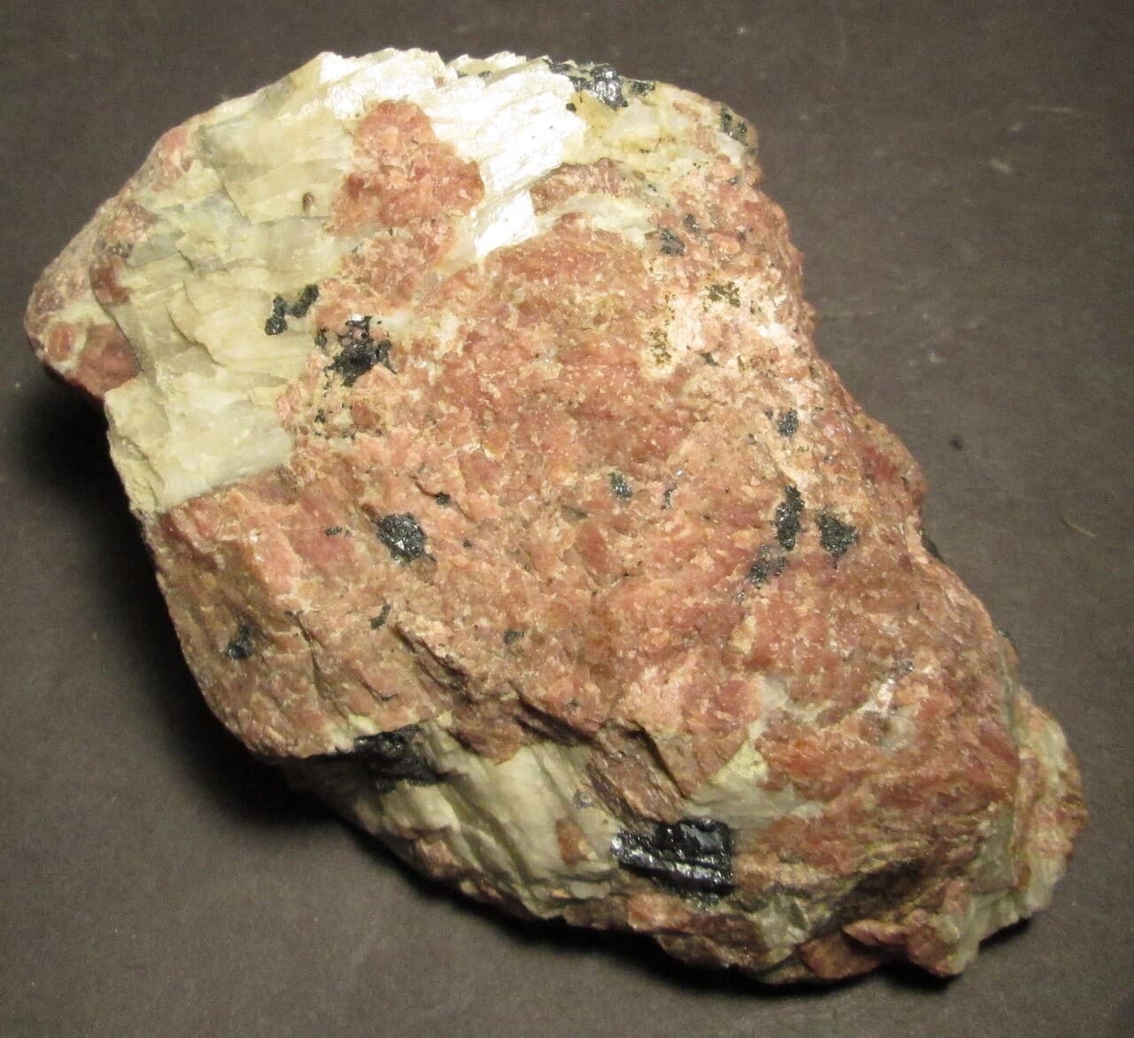 Rhodonite Willemite Calcite Franklinite Fluorescent Mineral Franklin NJ 3