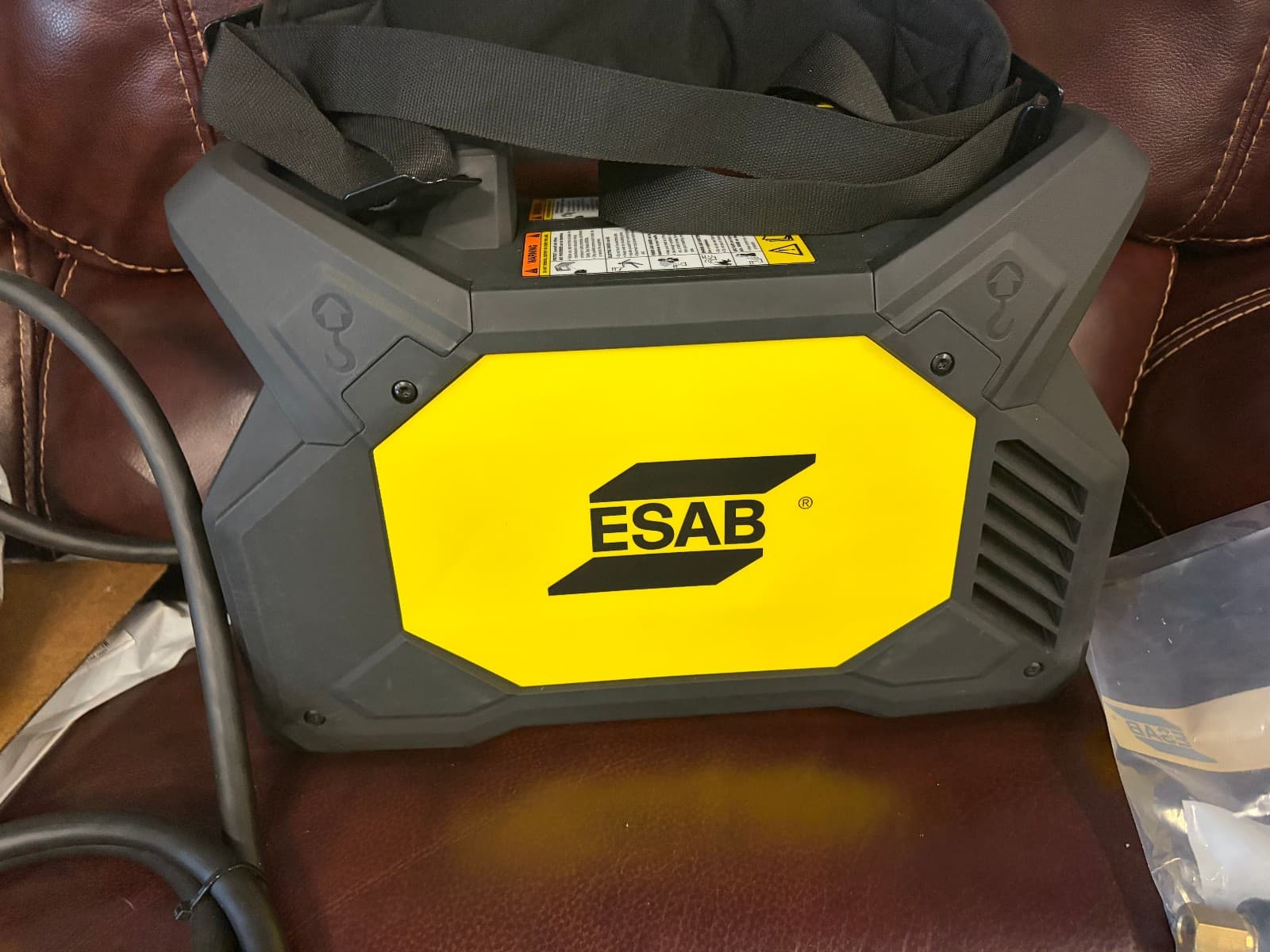 Esab 0445100881 Tig Welder, Renegade Es 300I Series, 208V Ac, 460V Ac, 300 Max.