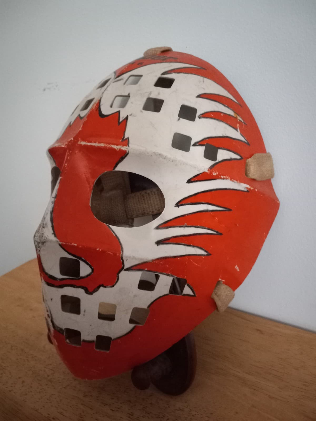 Cooper HM6 Vintage Hockey Goalie Mask 2