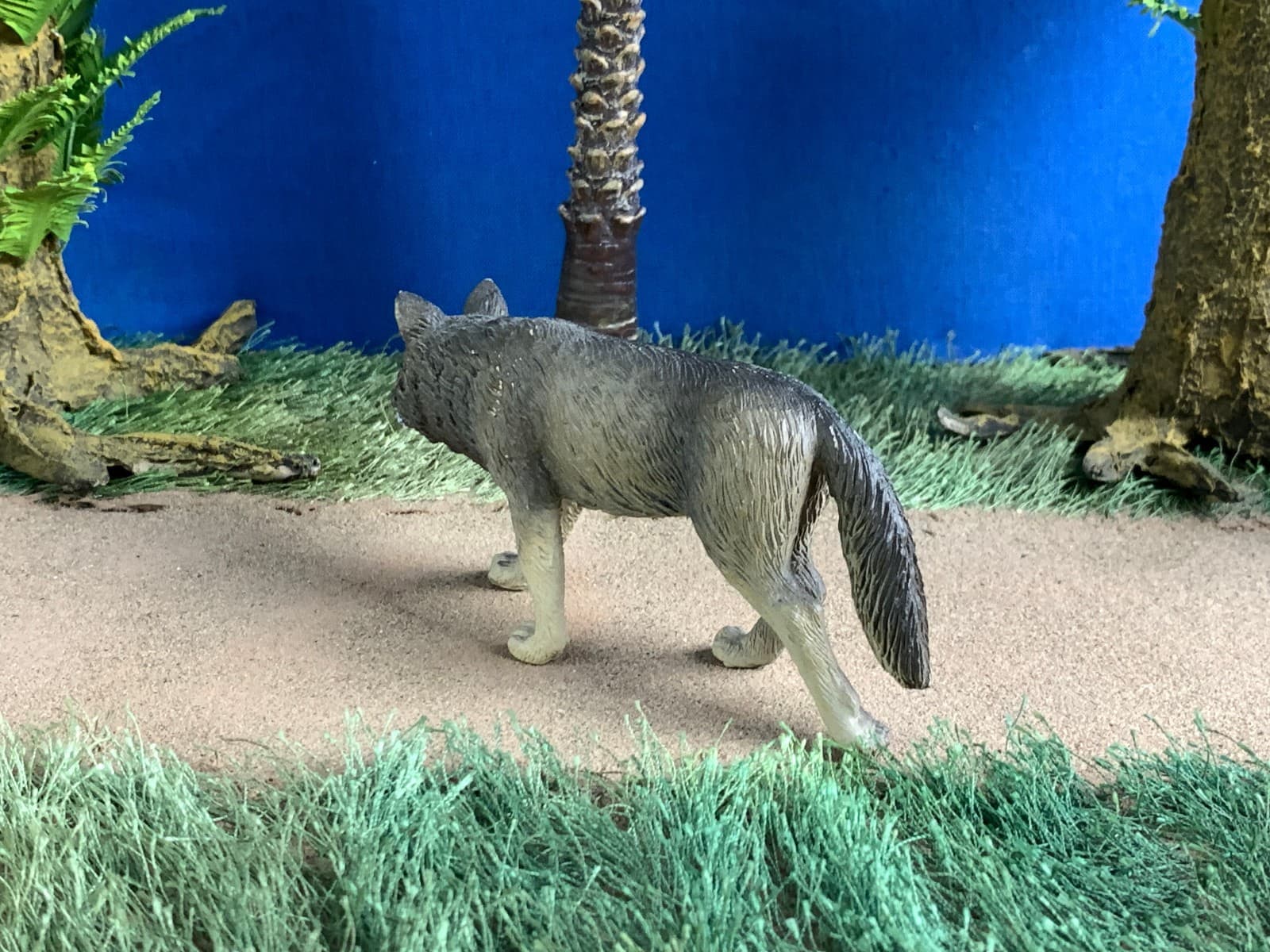 Mojo  #387026 Gray Wolf Figure Lifelike Wildlife Animal Detailed 2010 3