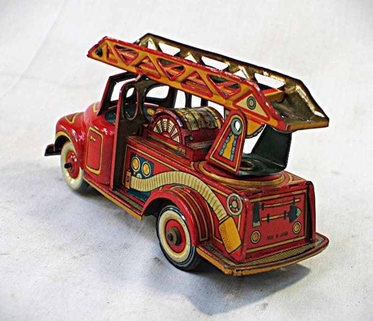 Vintage Tin Friction Lithographed Fire Truck w Extending Ladder  Made in Japan 3