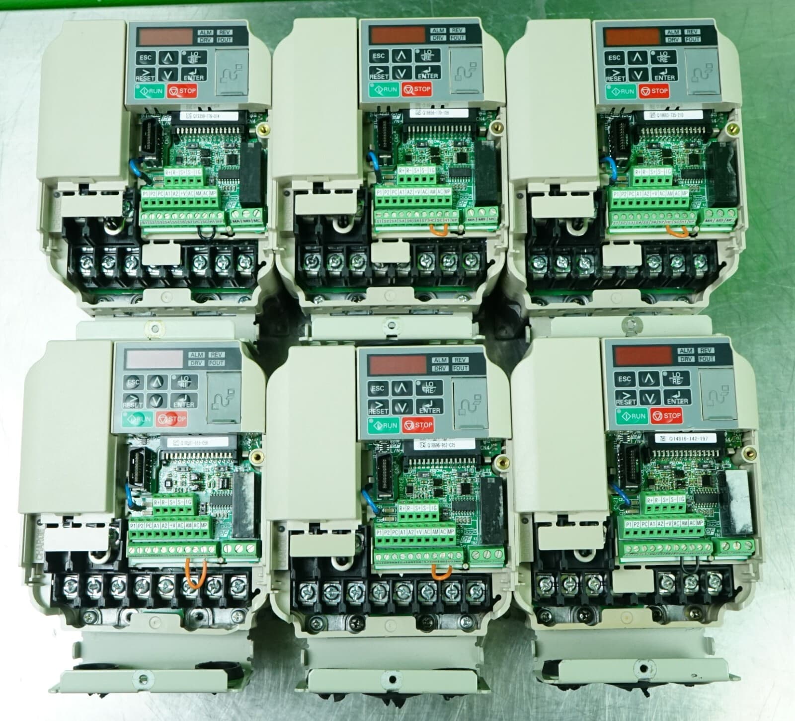 (1) Yaskawa CIMR-VU2A0010FAA V1000 Variable Frequency Drive Tested No Covers 4