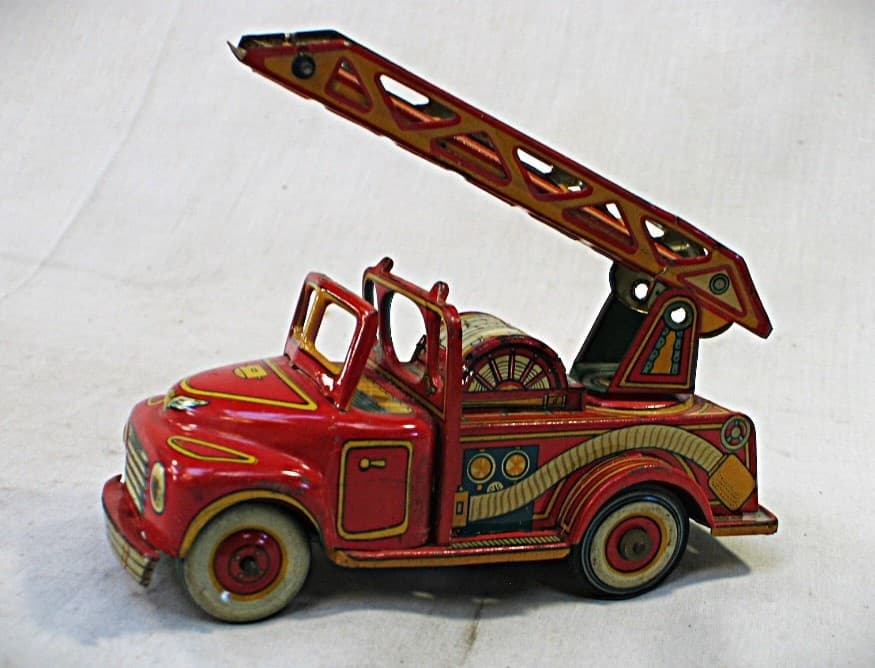 Vintage Tin Friction Lithographed Fire Truck w Extending Ladder  Made in Japan 6