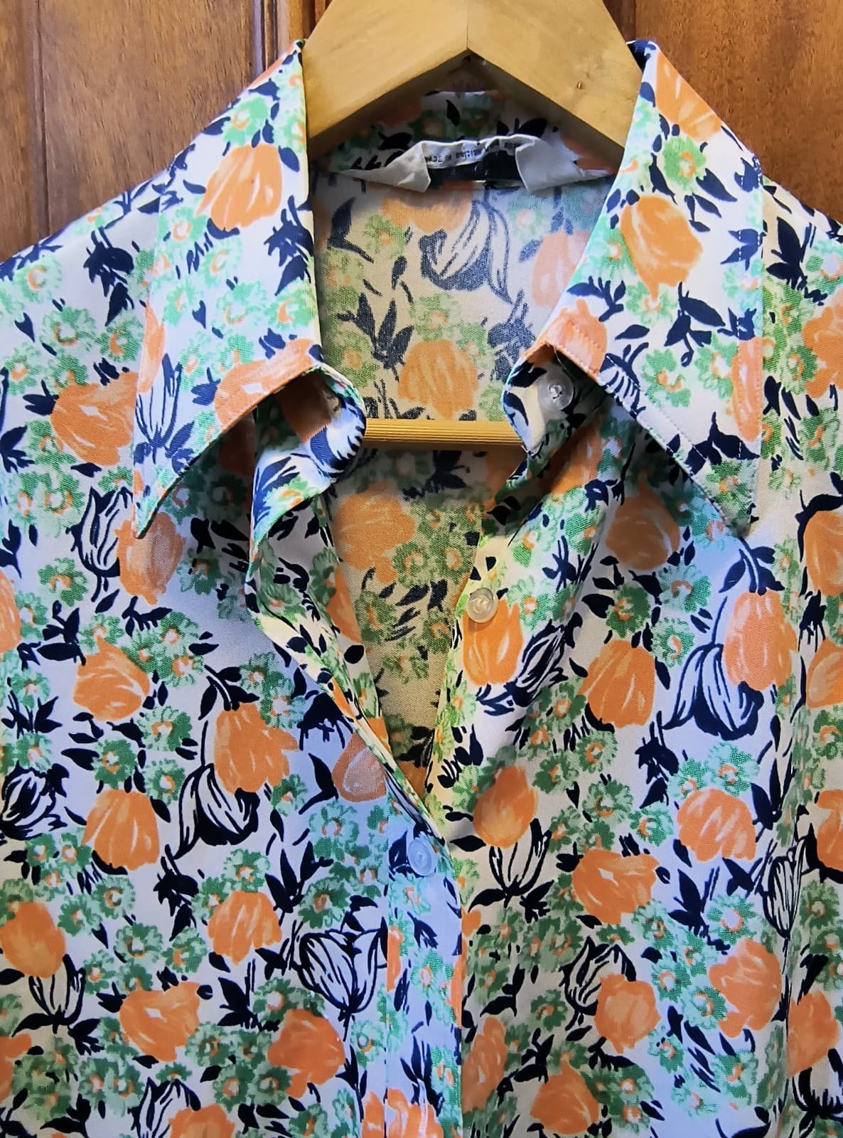 Women's vintage Hooper blouse, delightful tulip print,  made British Hong King 