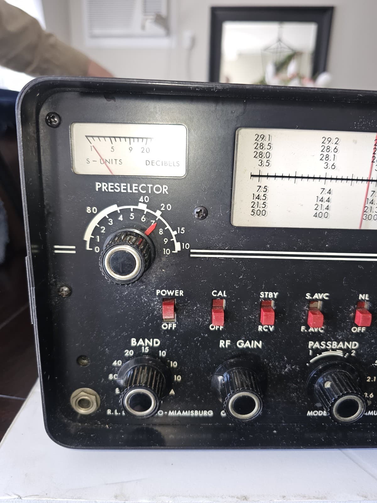 Vintage RL Drake Co. Model 2-B Communications Receiver Untested, Powers Up 5