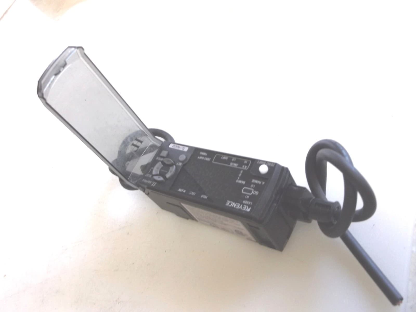 Keyence IL-1000 Digital Laser Sensor Amplifier DIN Rail Mount 3