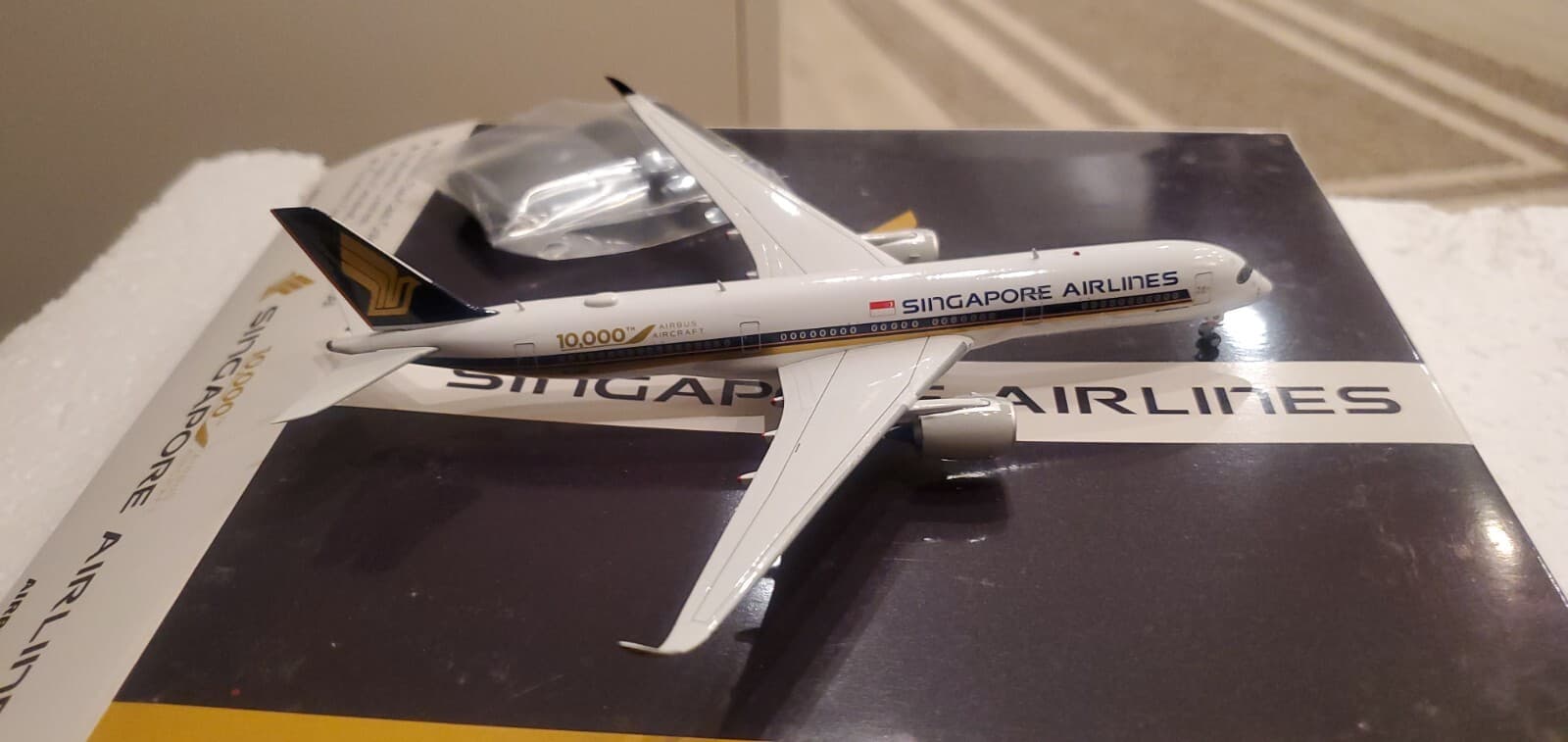 Aviation400 Singapore Airlines A350-941 1:400 AV4026 10,000th Airbus TTL 9V-SMF 6