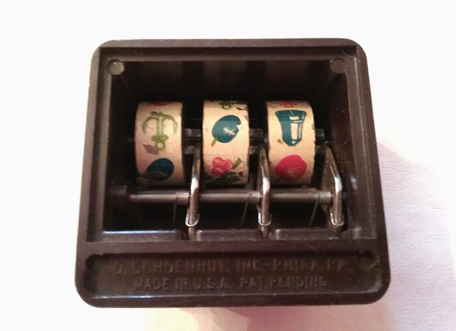 Vintage O. Schoenhut Inc Brodi Miniature Casino Slot Machine Game 2” Handheld 4