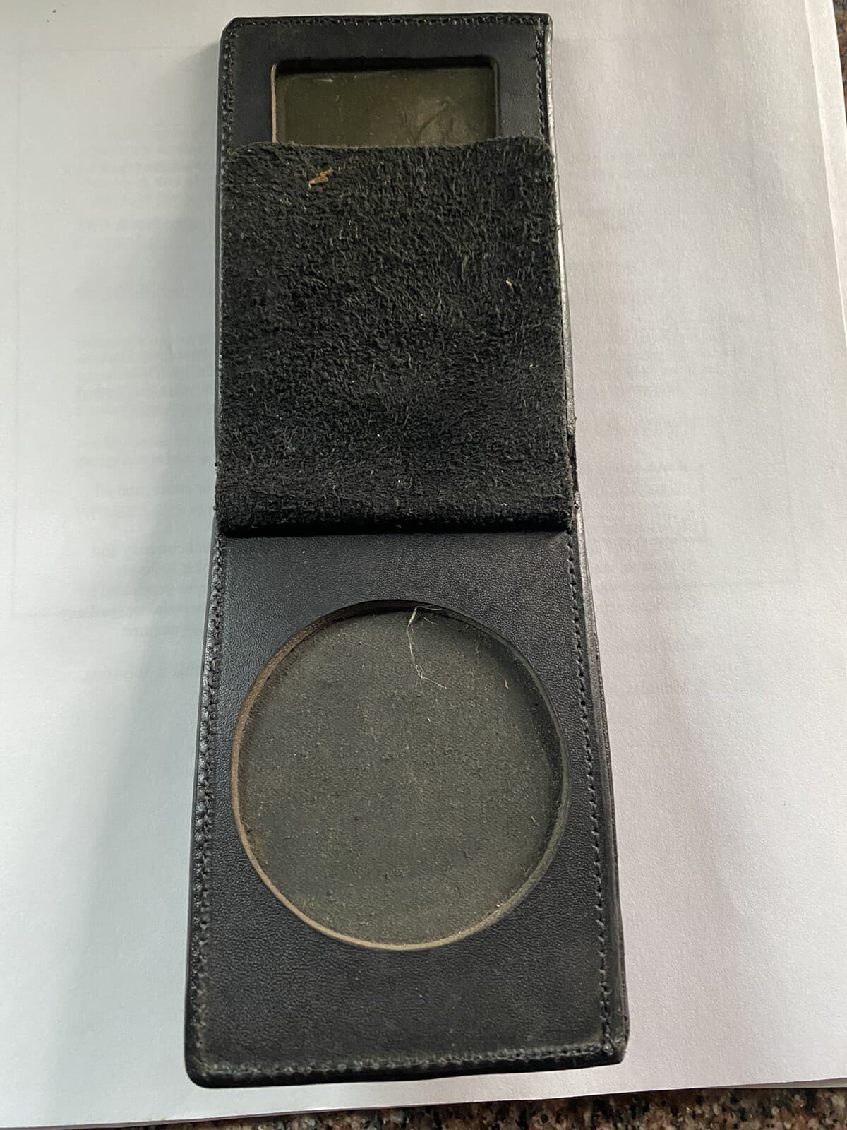 Leather Flat Badge Wallet 5