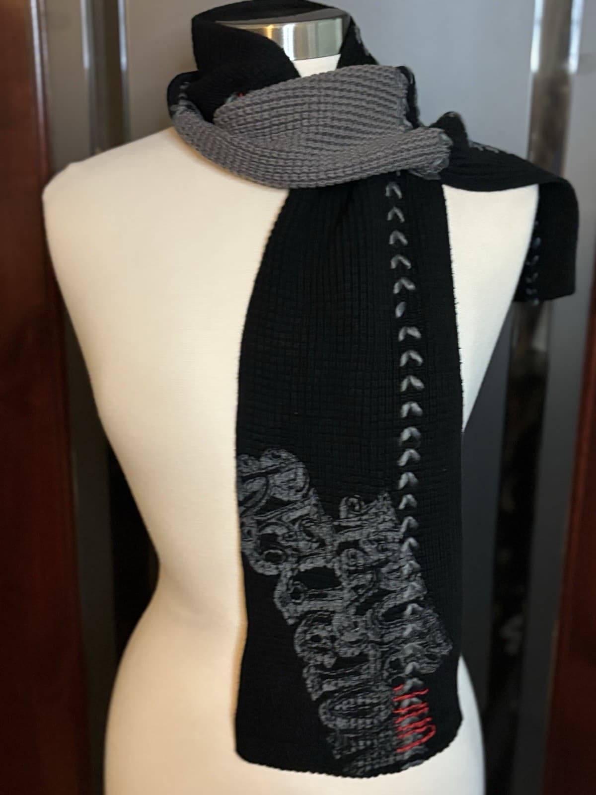 True Religion Unisex Black & Grey Vintage Y2K Cotton & Wool Scarf 5