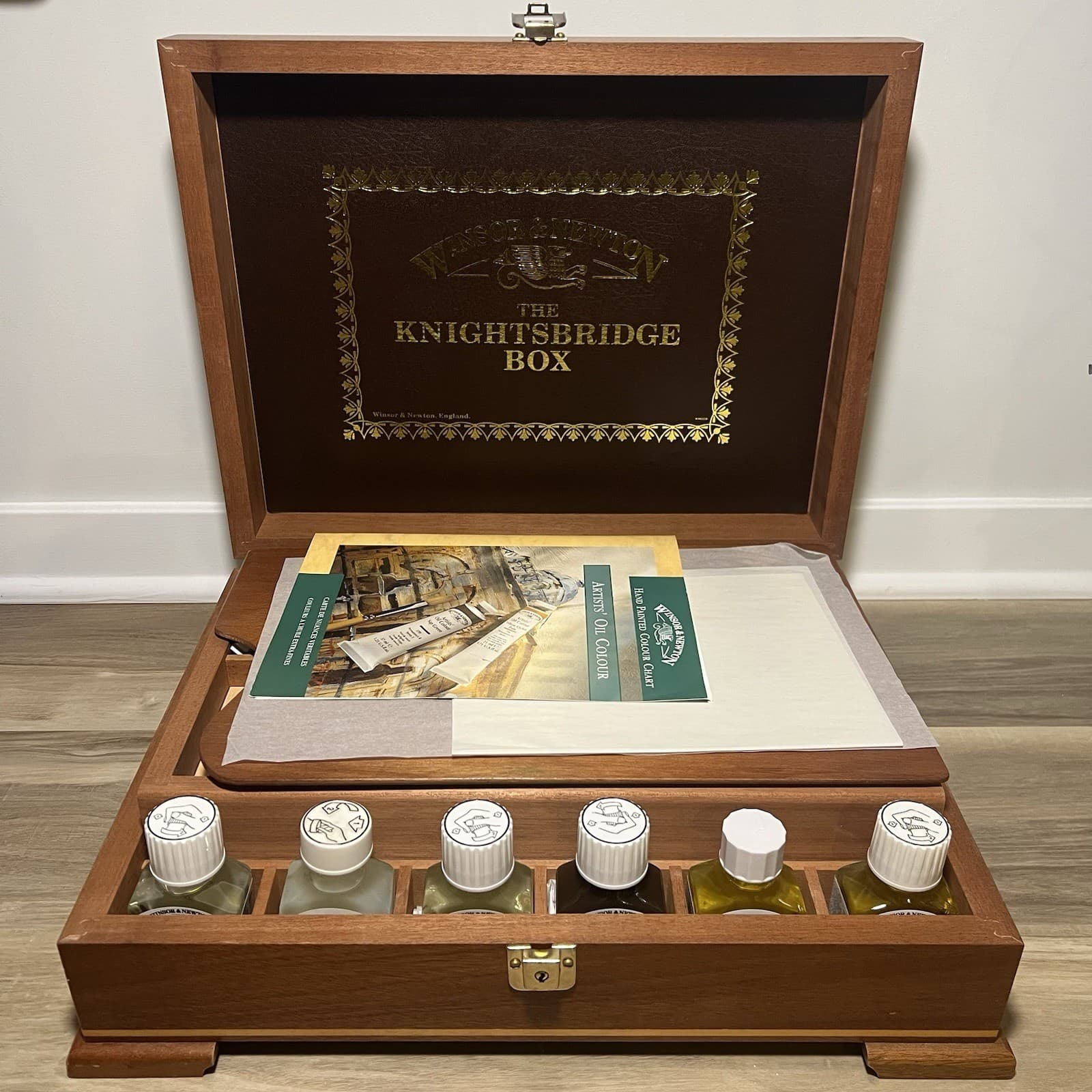 Vintage Winsor & Newton KNIGHTSBRIDGE Artist's Oil Colour Mahogany Wooden Box