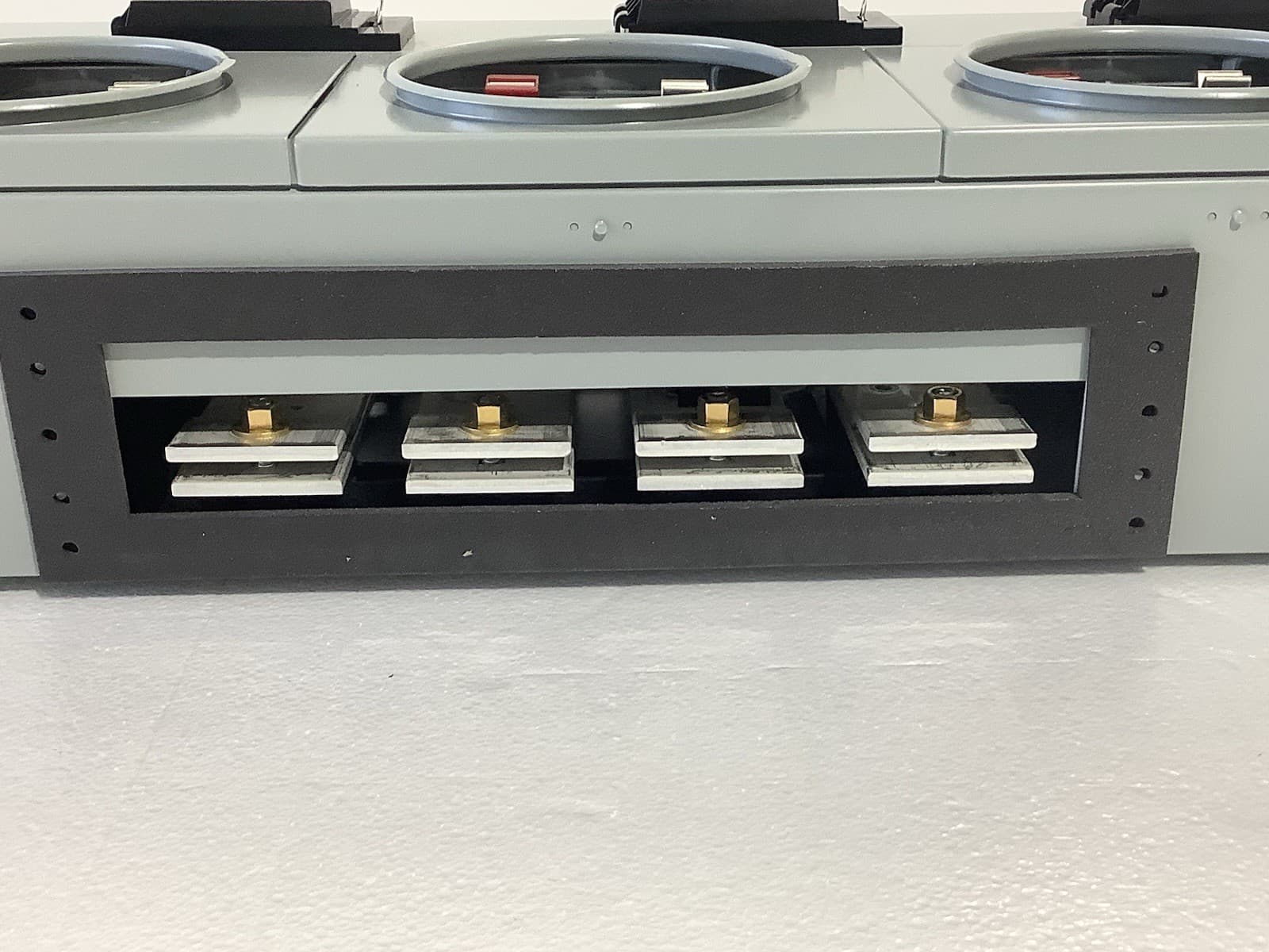 Eaton 3MM512R12 1200A Multiple Meter Residential 5 Meter 125A Ring Type 3 Phase 3