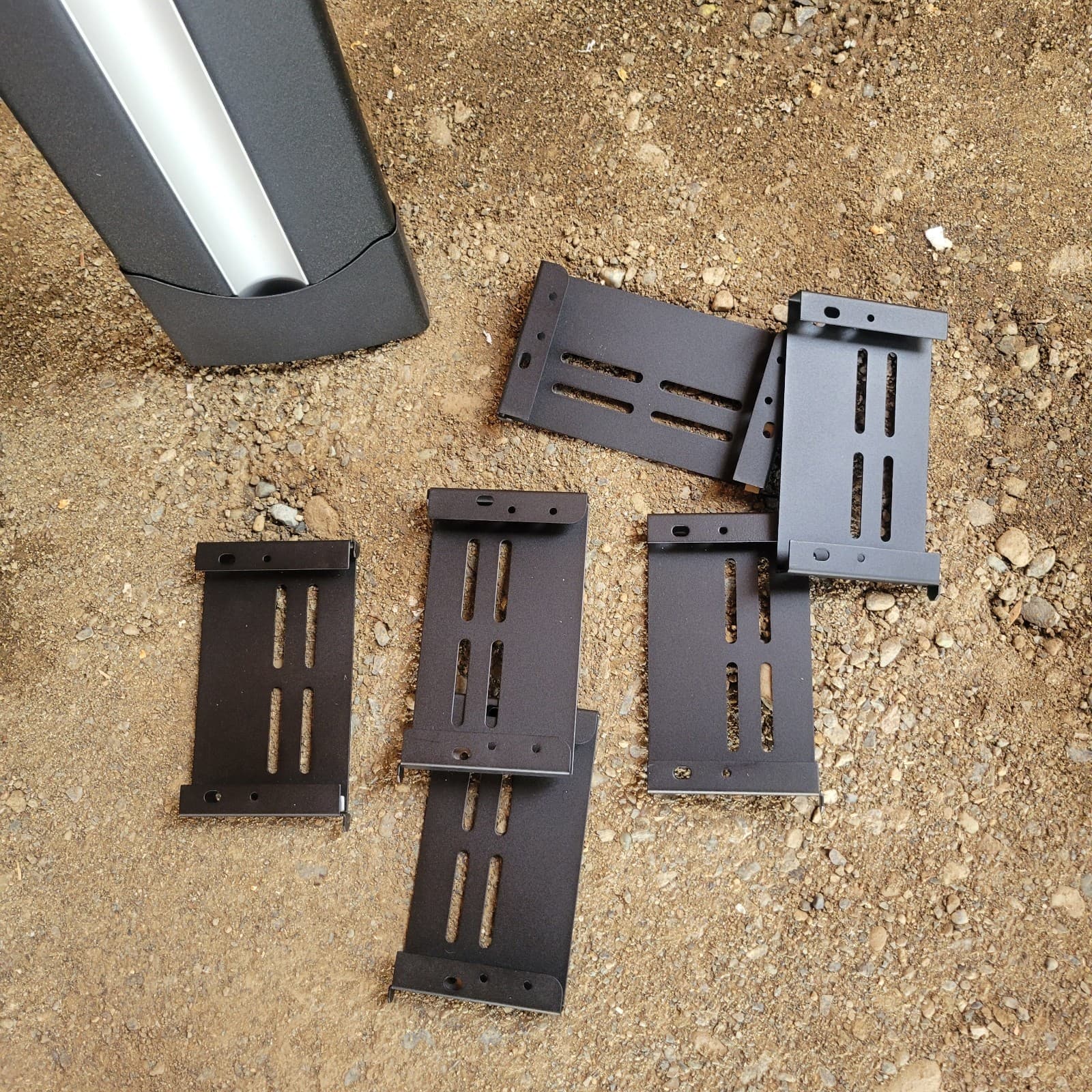 Chatsworth 35521-703 Double-Sided 7'x6"x24.3" Vertical Cable Manager 45U Rack 6