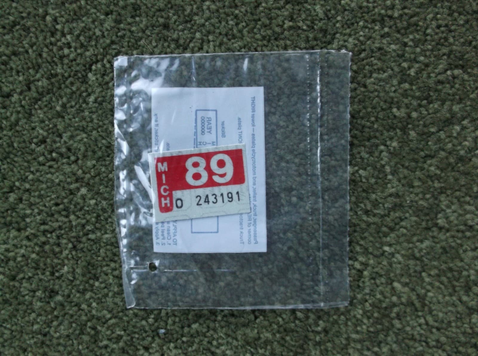 Michigan 1989  License Plate  Registration Year Sticker  Original Tab 2