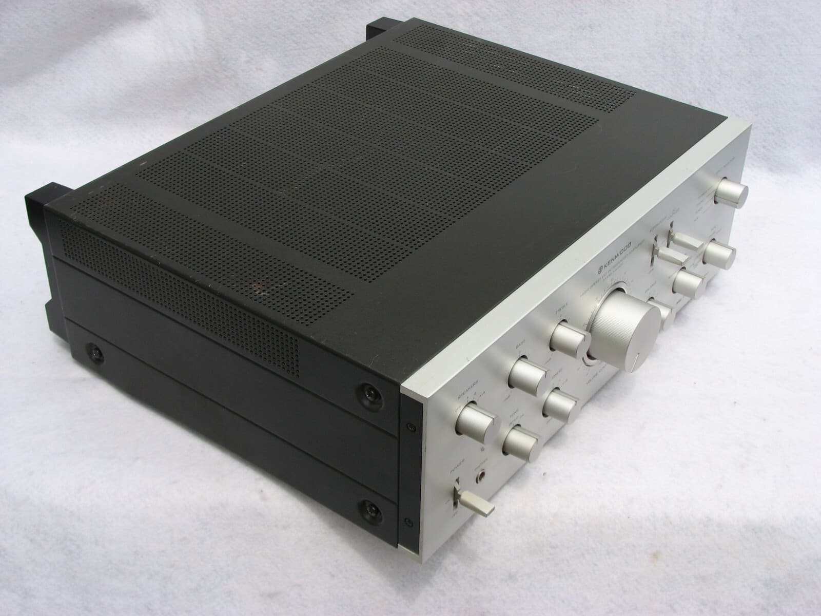 Kenwood KA601 amplifier 3