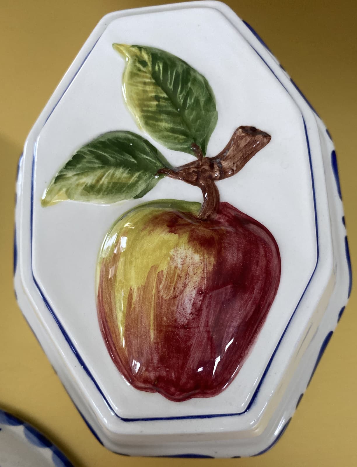 Vintage  ceramic fruit molds set of 3.       2 Were Made in Italy 4