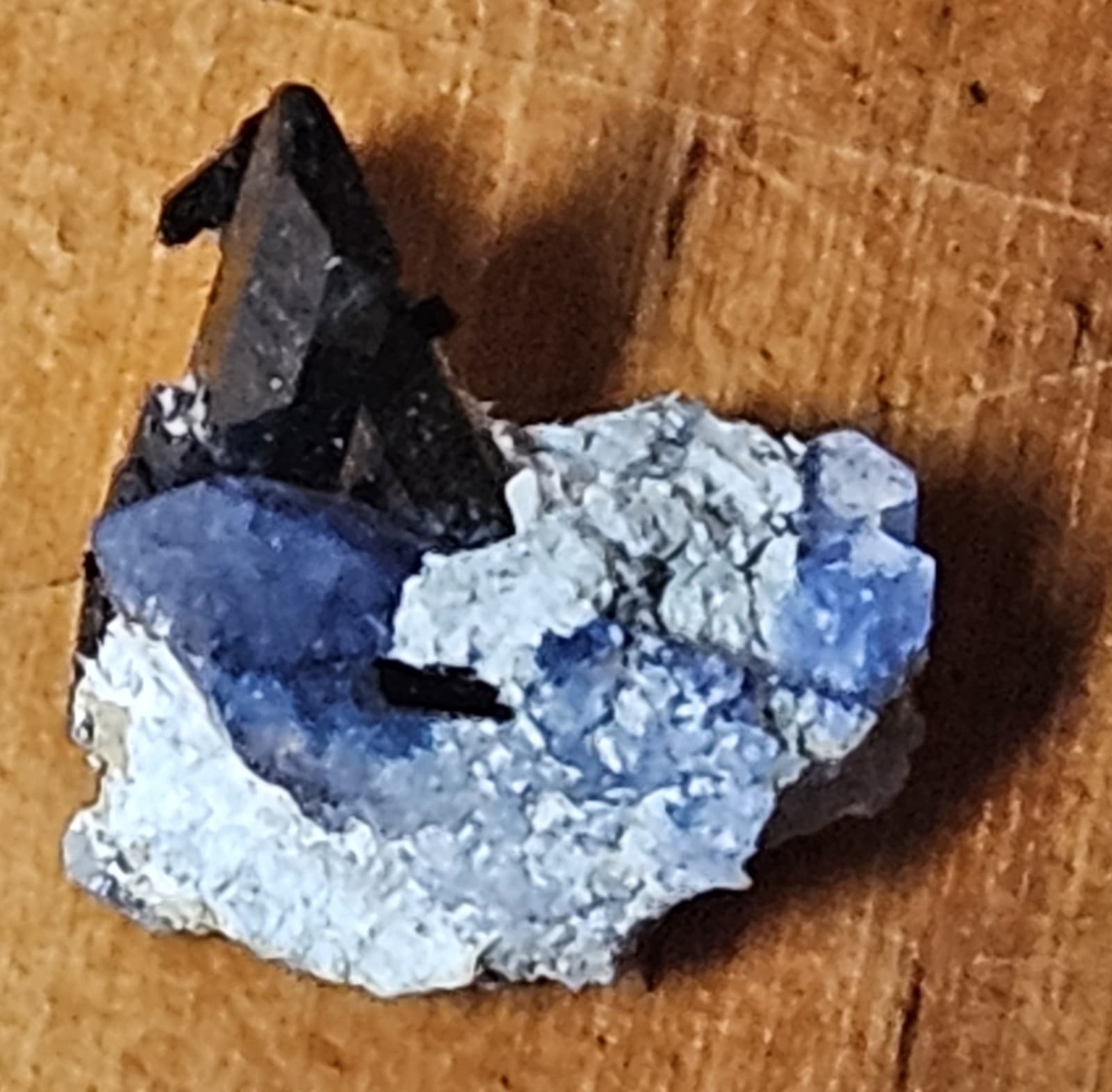 benitoite with neptunite thumbnail specimen 2