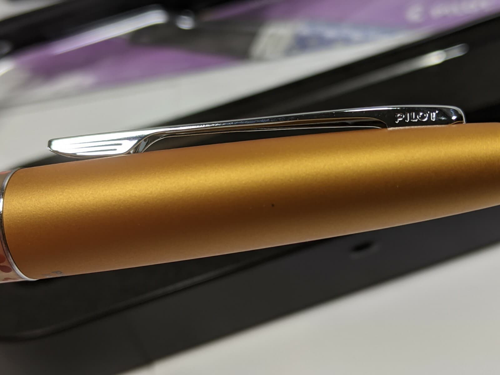 Pilot Metropolitan Retro Pop Fine Rollerball Pen in Orange- P91403 with Gift Box 6