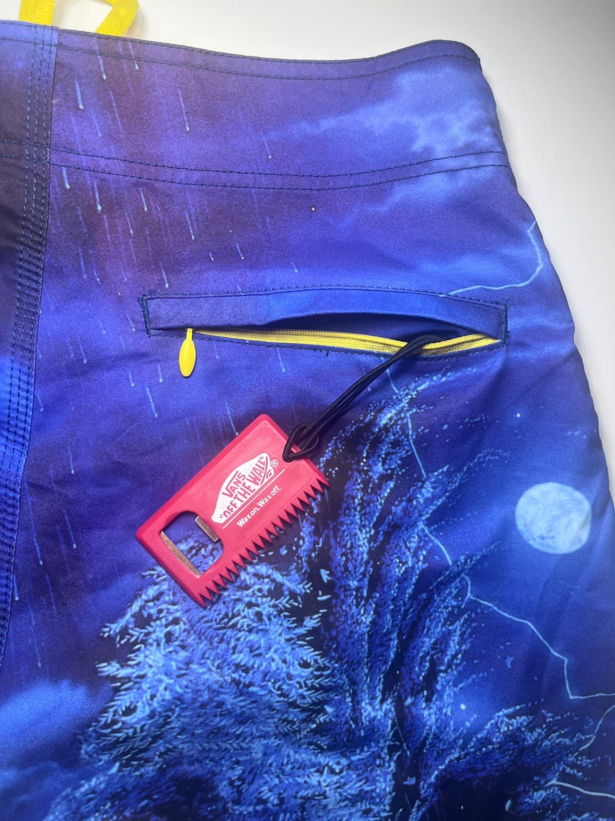 VTG IRON MAIDEN LIVE AFTER DEATH Vans Off The Wall Surf Board Shorts 32 +WaxTool 4