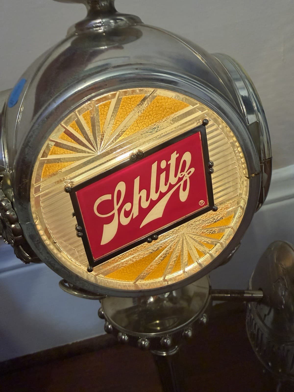 Vintage 1972 SCHLITZ Lighted Carriage Lamp Wall 2