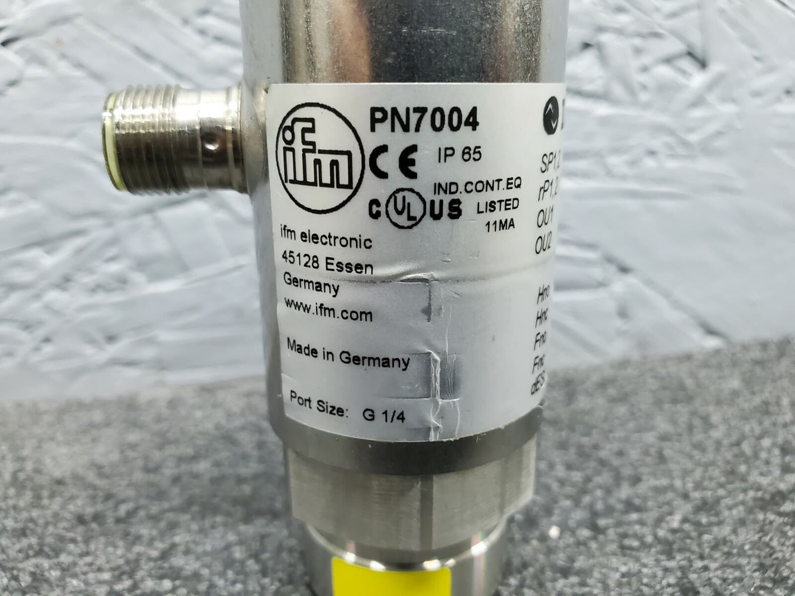 IFM Efector PN7004 Electronic Pressure Sensor Range -14-145 PSI, 18-36 VDC 4