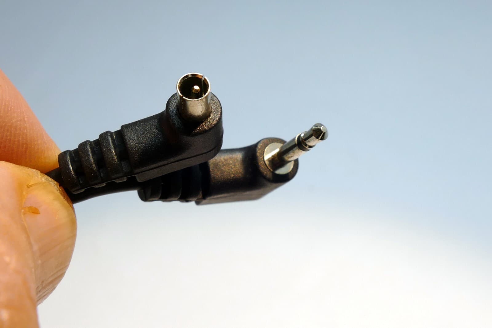 1 foot  Flash Strobe Extension Cord  PC Male to 2.5 mm  male phone camera 5