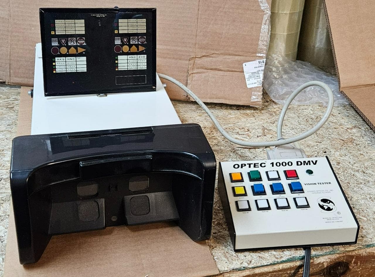 Stereo Optical OPTEC 1000 DMV Vision Tester / Screener w/Keypad Controller Slide 2