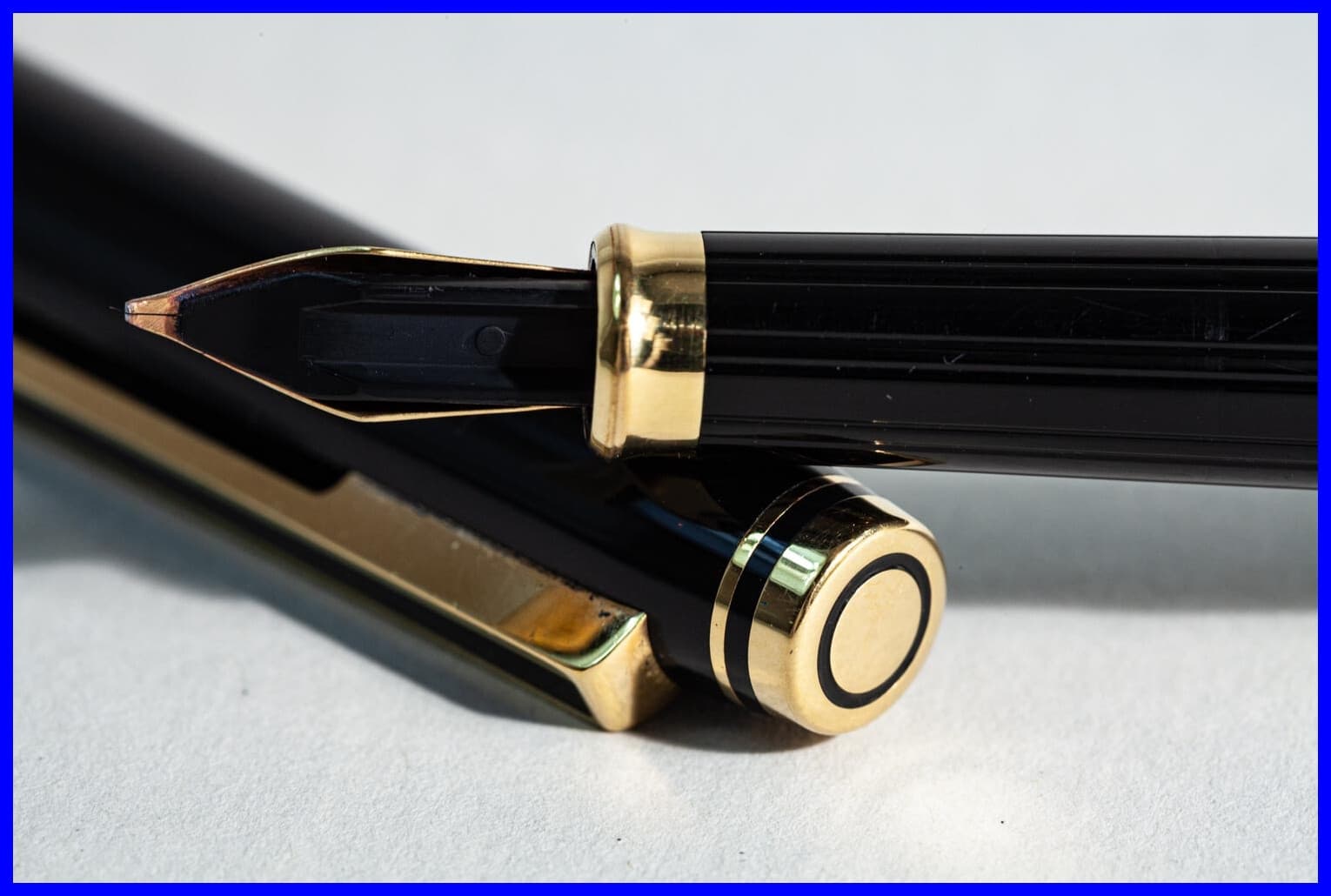 CROSS Fountain Pen In Black & Gold With 18K 750 Medium Nib 6
