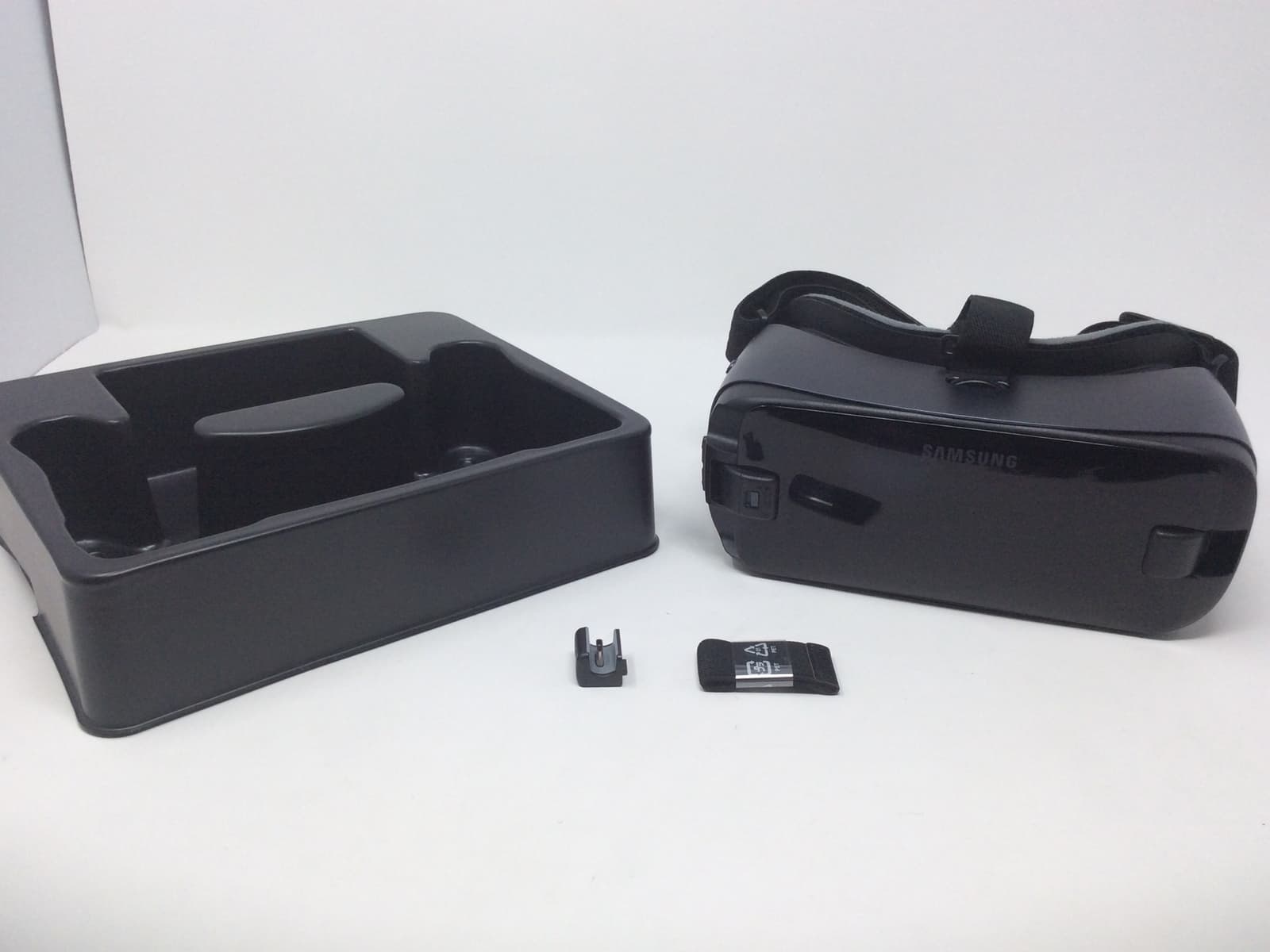 Samsung Gear VR Virtual Reality Headset w/ Controller SM-R324 Oculus Used In Box 5