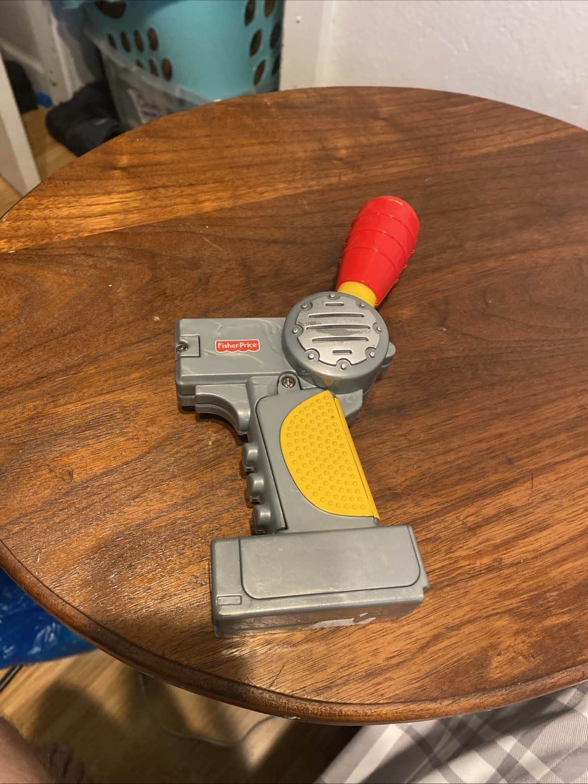 GeoTrax Pacific Chief Engine Remote Control Train Red Yellow