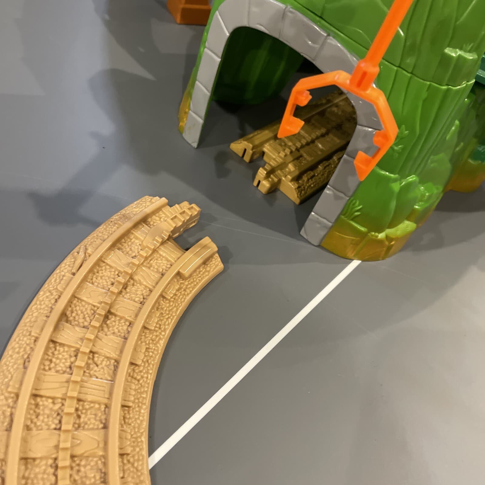 Fisher Price GEO TRAX Steam Engine & Samuel Set Timbertown Railway incomplete 3