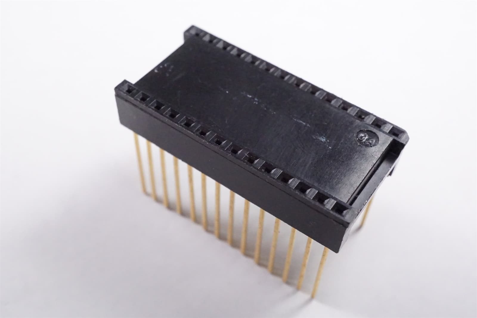 CA-28S-103WW Circuit Assembly DIP Socket 28 Pos Wire Wrap 0.1" Pitch 0.63" Tail 2