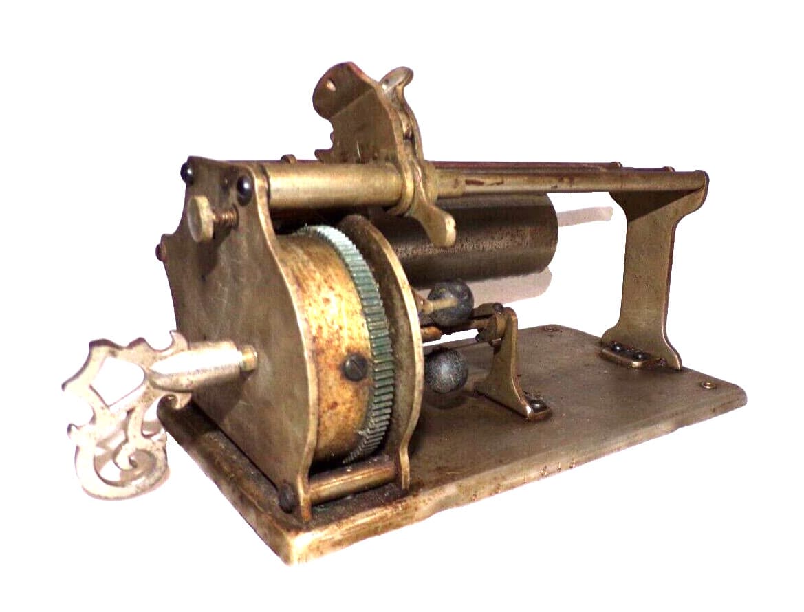 COLUMBIA Q CYLINDER PHONOGRAPH FOR RESTORATION  OR PARTS MACHINE 2