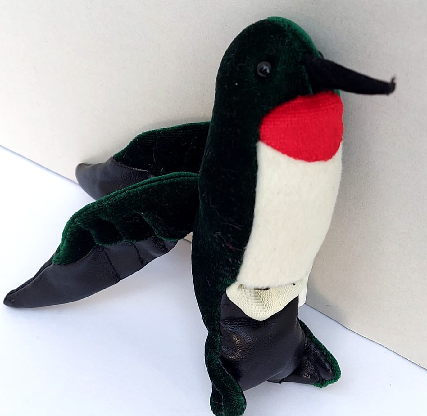 Folkmanis Mini Hummingbird Finger Puppet Ruby Throated Green Red Humming Bird