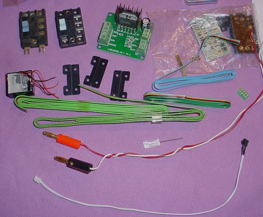 Lot: DCC DIGITAL PCB &  Wires Buttons - / for HO Electric TRAIN Set 3