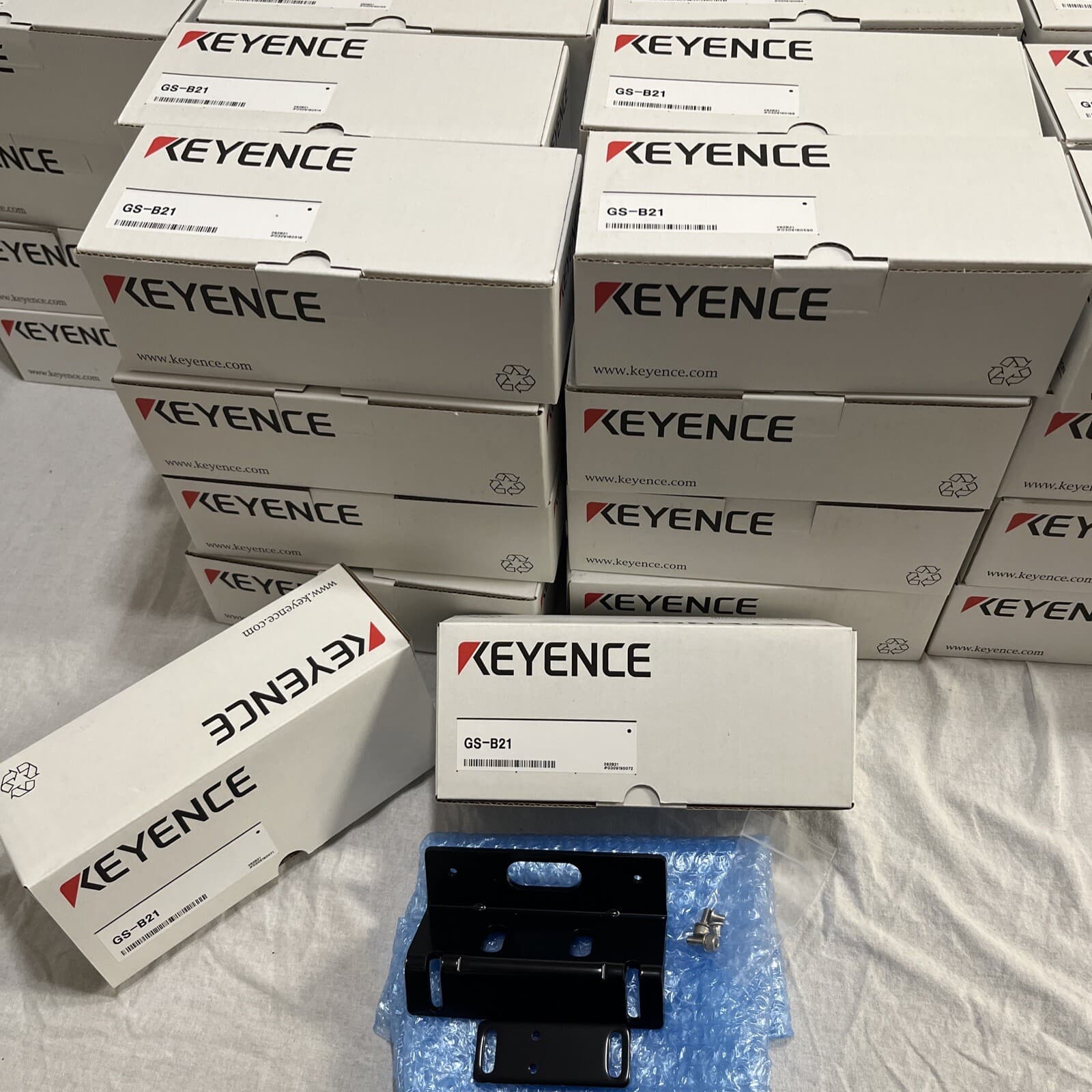 KEYENCE GS-B21 Locking Mounting bracket for GS series Safety Interlock (NEW) 2