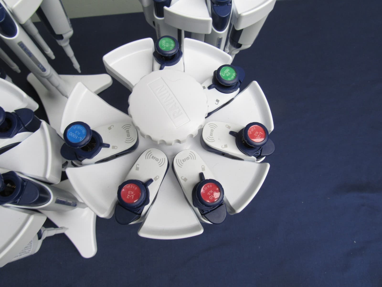 Rainin Pipet Lite XLS LTS Set Of 6 (L2, L10, L20, L100, L200, And L1000) w/stand 5