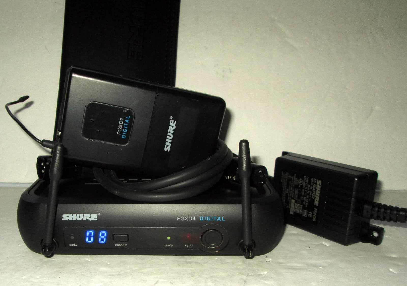 SHURE PGXD4-X8, PGXD1-X8 902-928 MHz Wireless Bodypack Transmitter & Receiver