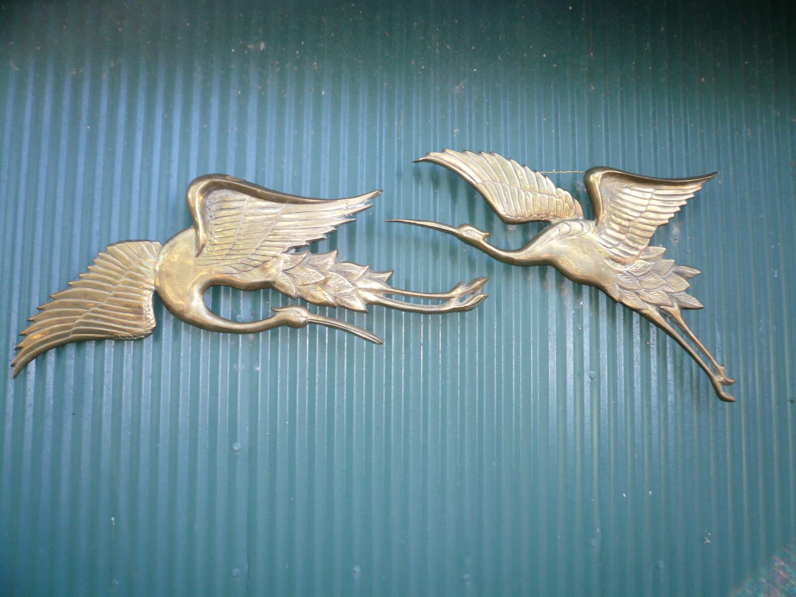 MONUMENTAL PAIR PATINATED VINTAGE BRASS HANGING HERONS FLYING GARDEN WALL 32"L