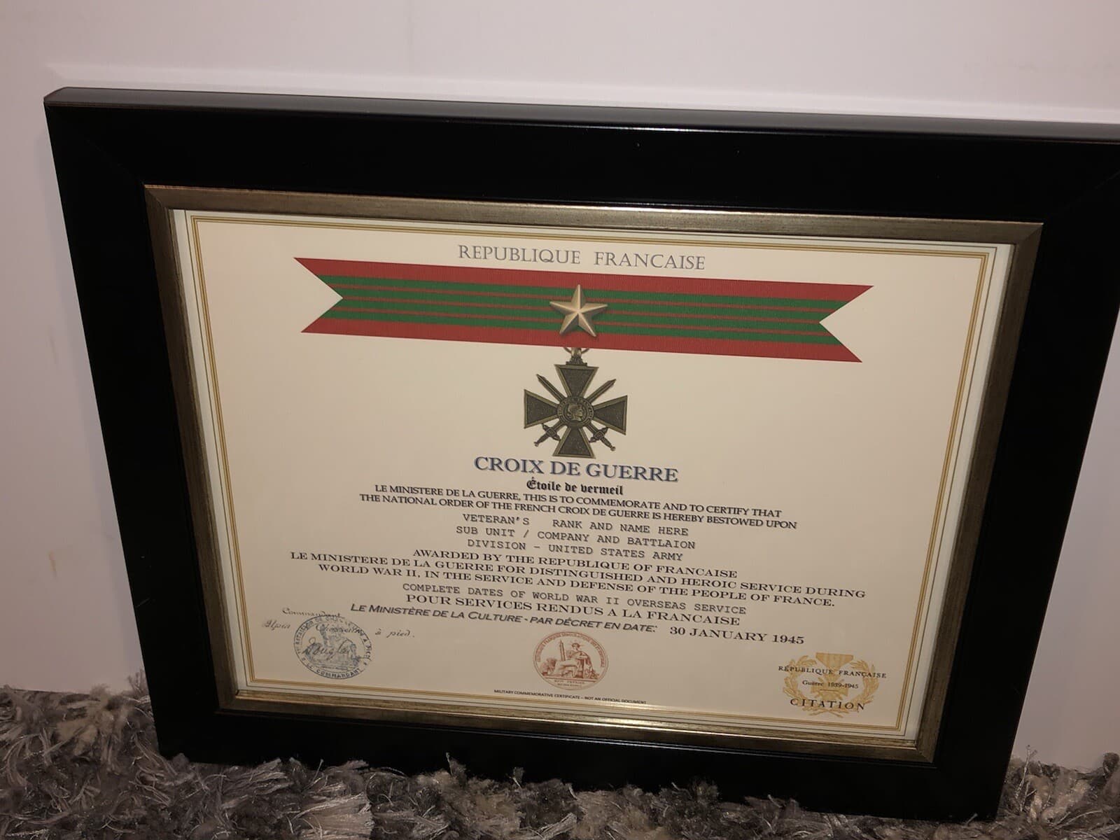 FRENCH CROIX DE GUERRE - w/GOLD STAR / WWII (COMMEMORATIVE CERTIFICATE) 3