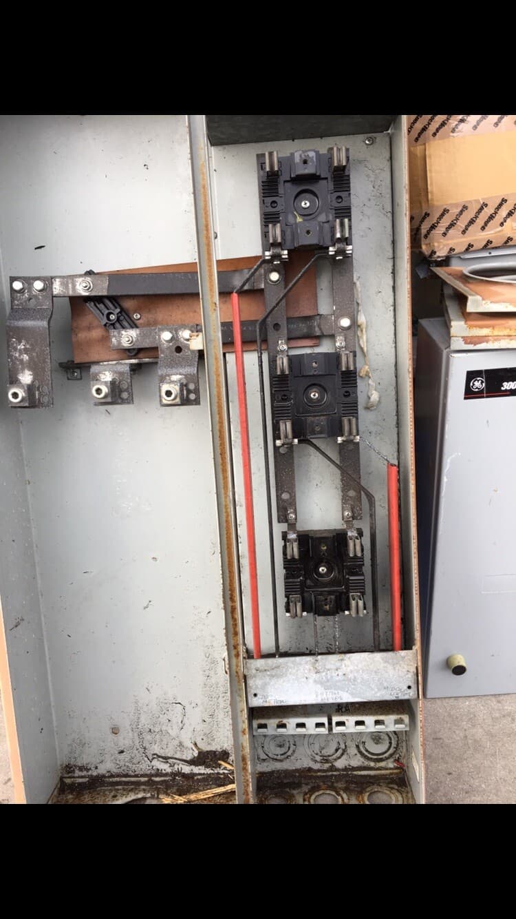 CROUSE HINDS METER SOCKET 125A MAX. 120/240V 1 PH LONG 12” 3/4 BAR OBSOLETE 3