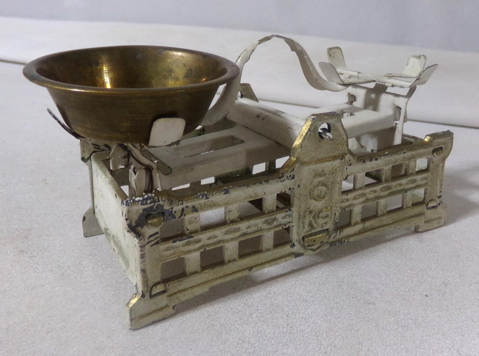 Vintage 3 kg Bing ? Egg Scale 6