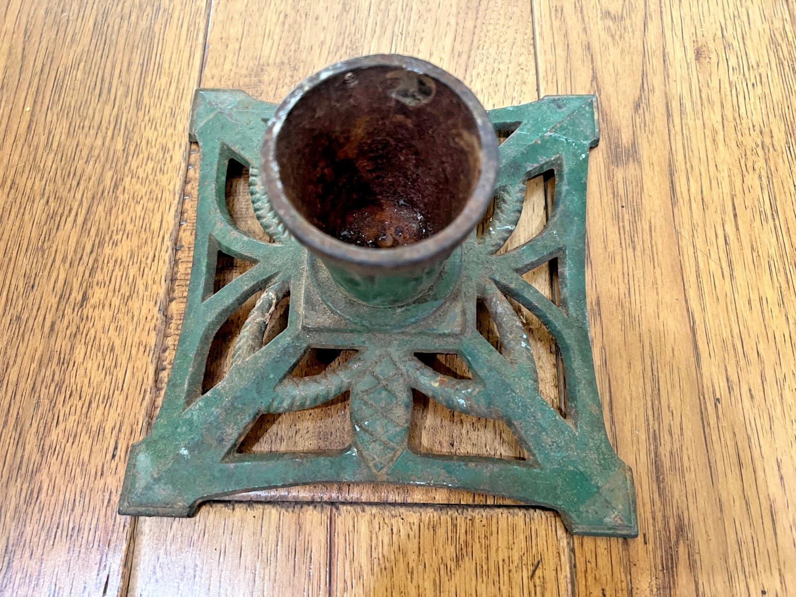 Antique Cast Iron Feather Tree With Pinecones Tree Stand