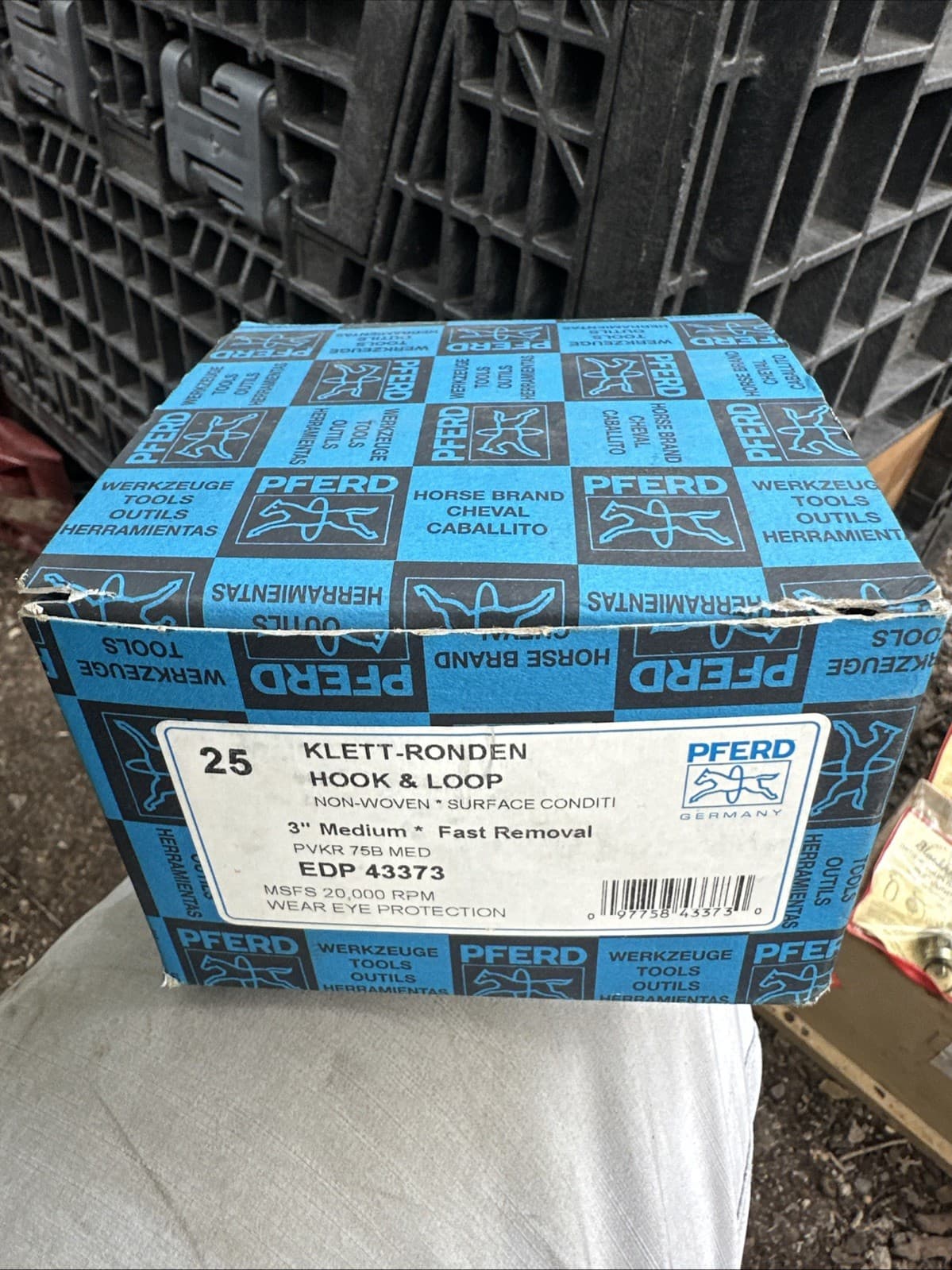 PFERD 3” Medium Hook Loop Surface Conditioning Fast Removal Non Woven Abrasive 5