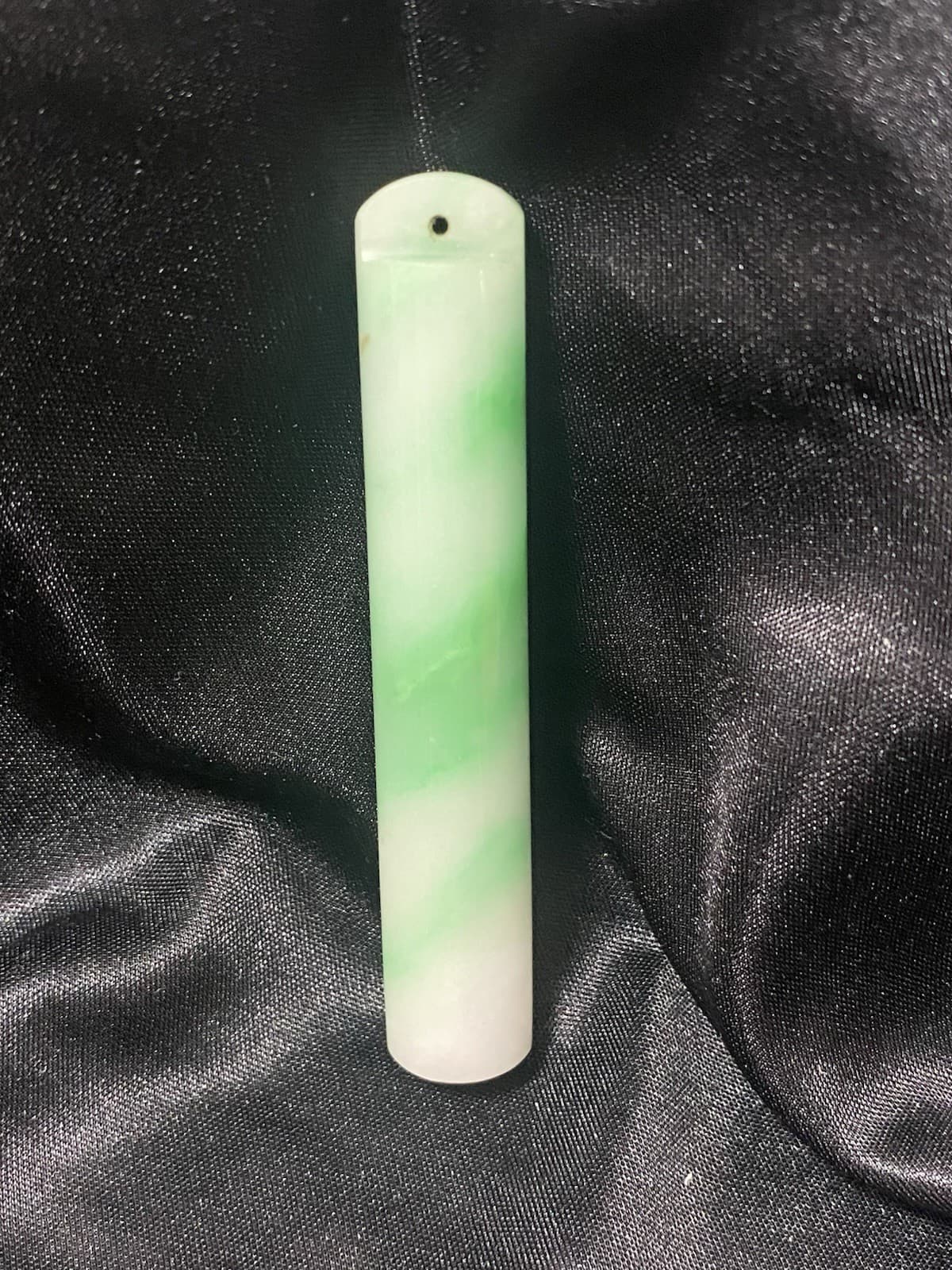 Old Chinese jadeite feather tube, well preserved