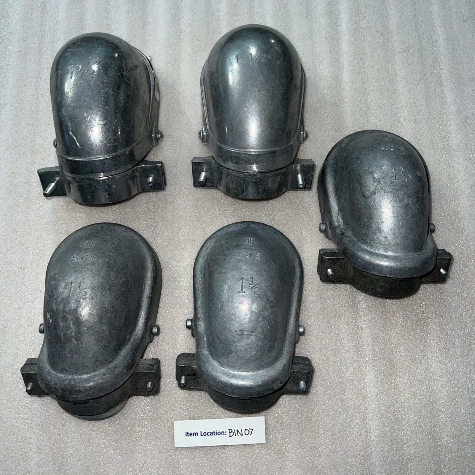 CLAMP ON STYLE SERVICE ENTRANCE CAP 1-1/2" RIGID CONDUIT ALUMINUM LOT OF 5