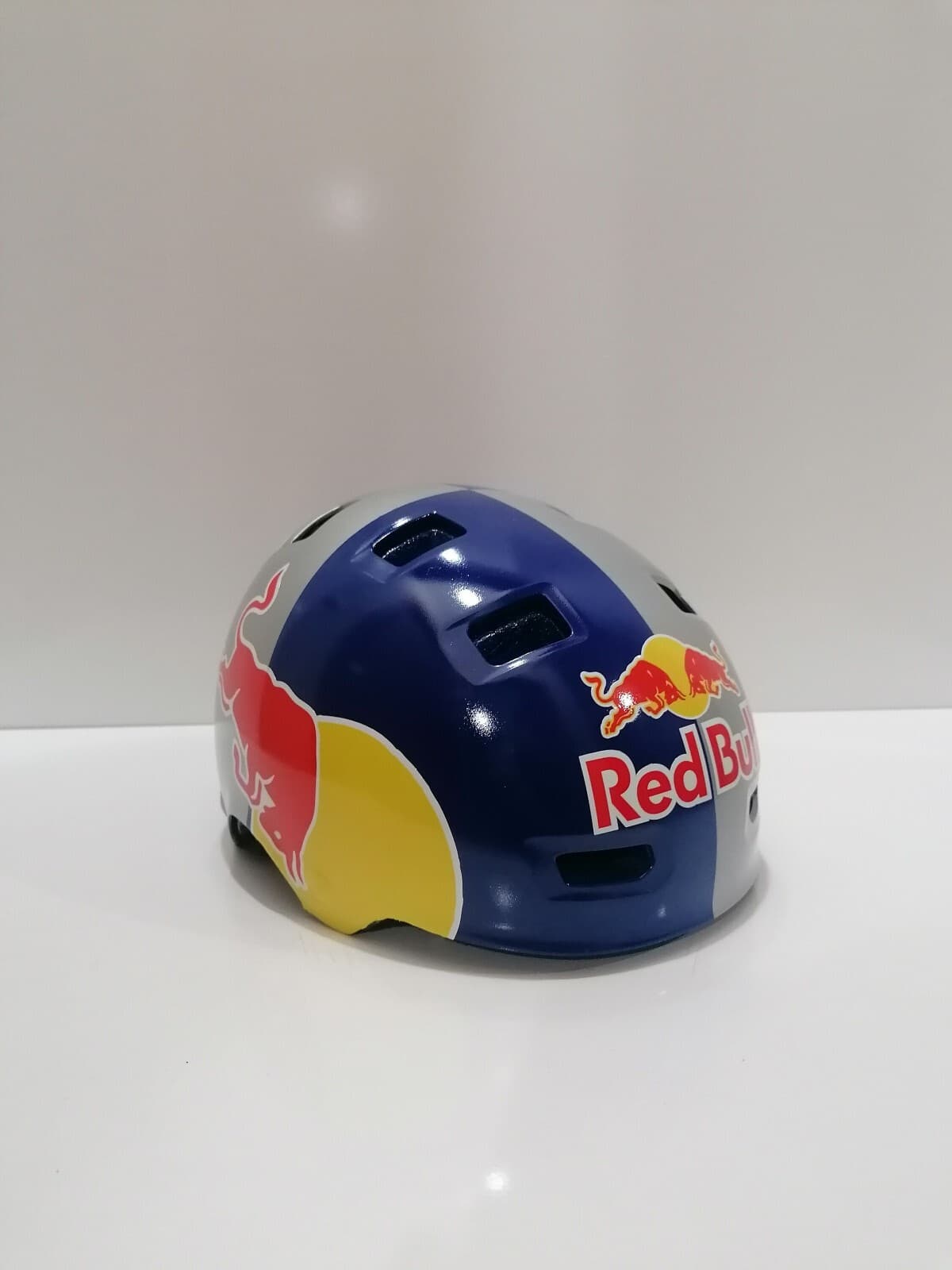 HANDMADE Redbull Helmet 3
