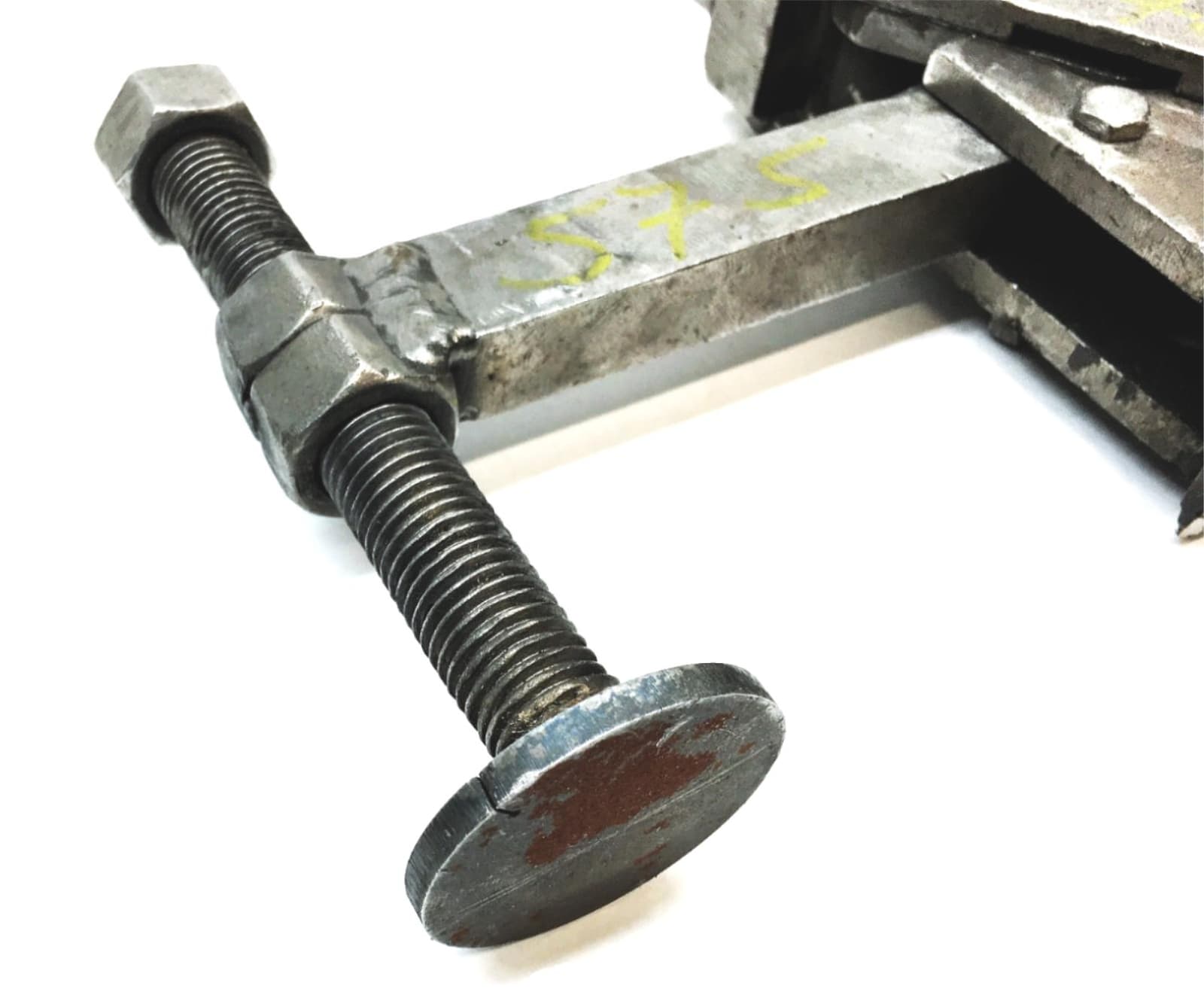 Destaco Round Head Spindle Vertical Hold Down Action Toggle Clamp 3-149-832 USED 2