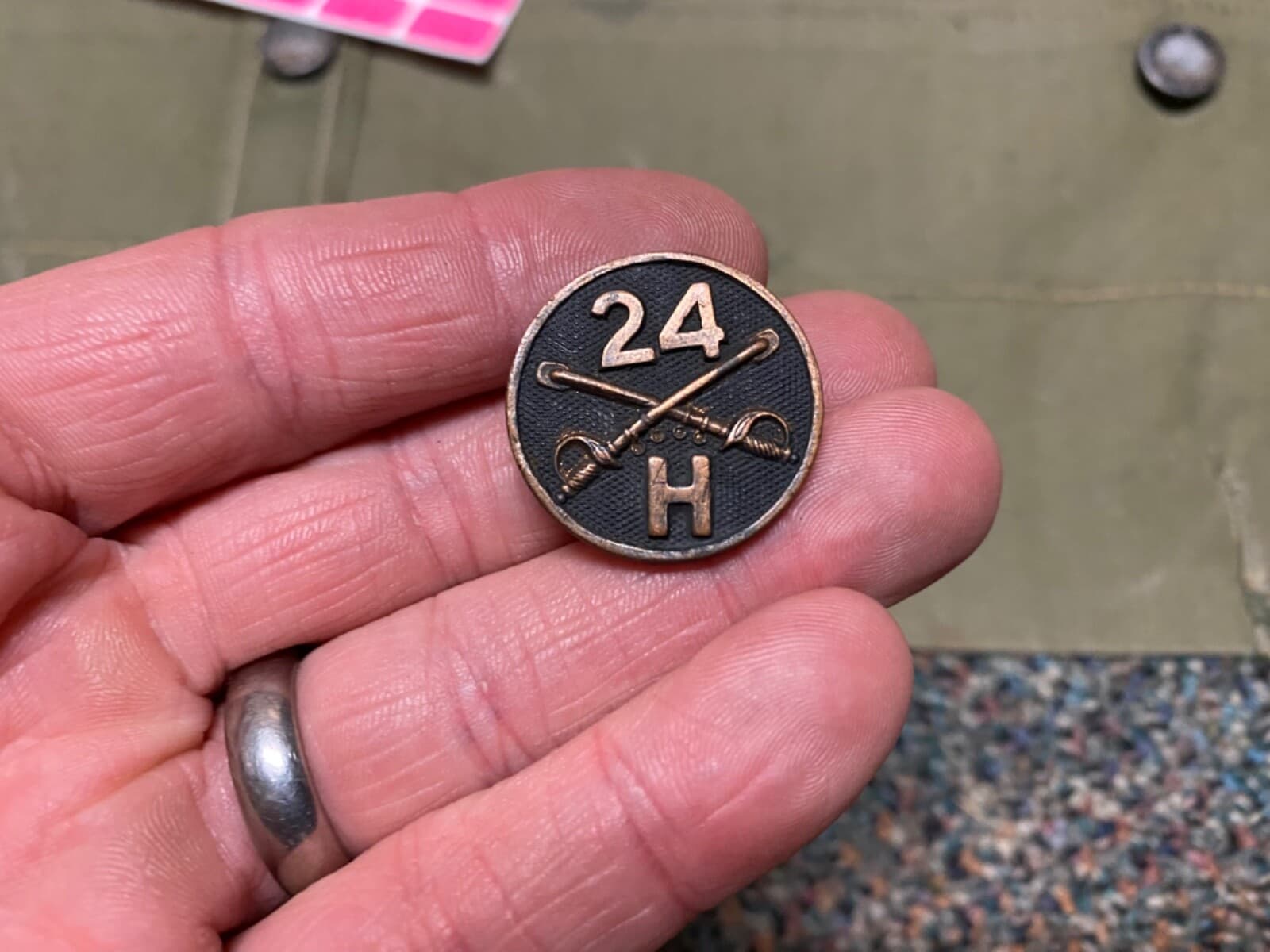 ORIGINAL WWI US ARMY M1917 TUNIC 24TH CAVALRY COMPANY H COLLAR DISC INSIGNIA