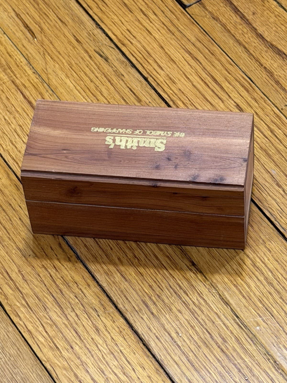 Smith's Sharpening Stone in Cedar Box - Small with 3 Stones 2.5" x 2.5" x 5" 4